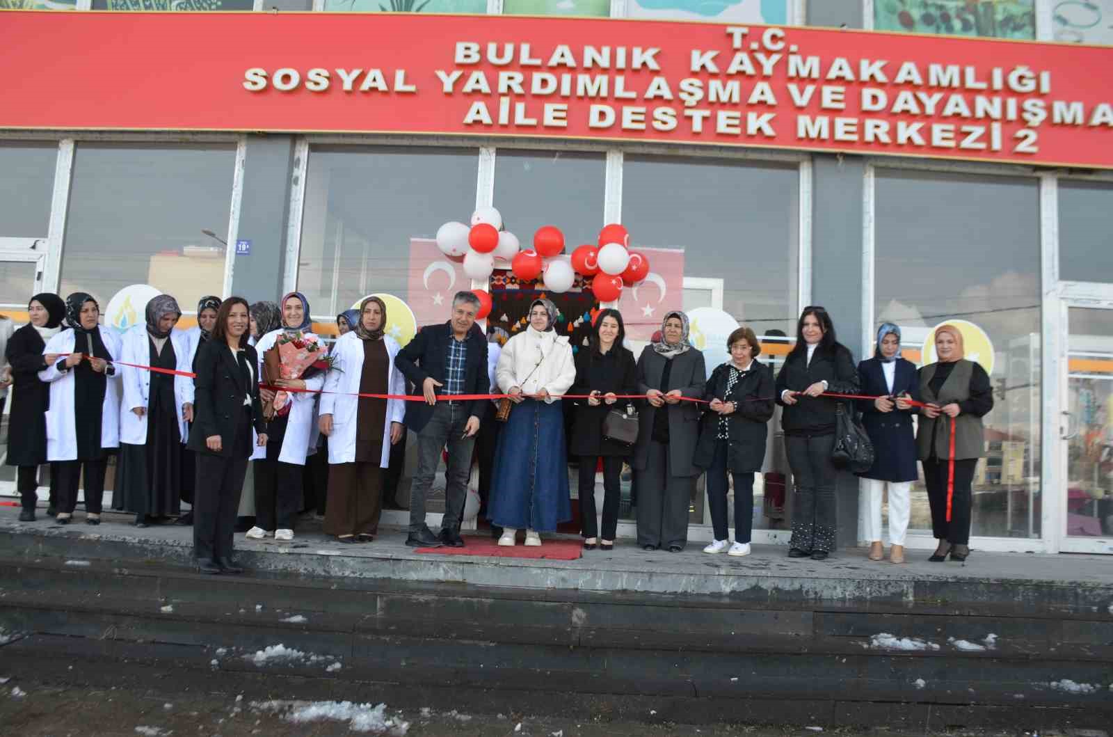 Bulanık&rsquo;ta kadınların el emeği g&ouml;z nuru g&ouml;r&uuml;c&uuml;ye &ccedil;ıktı
