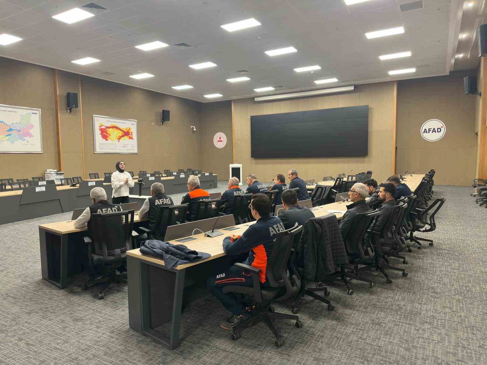 AFAD personeline y&ouml;nelik işaret dili eğitimine başlandı
