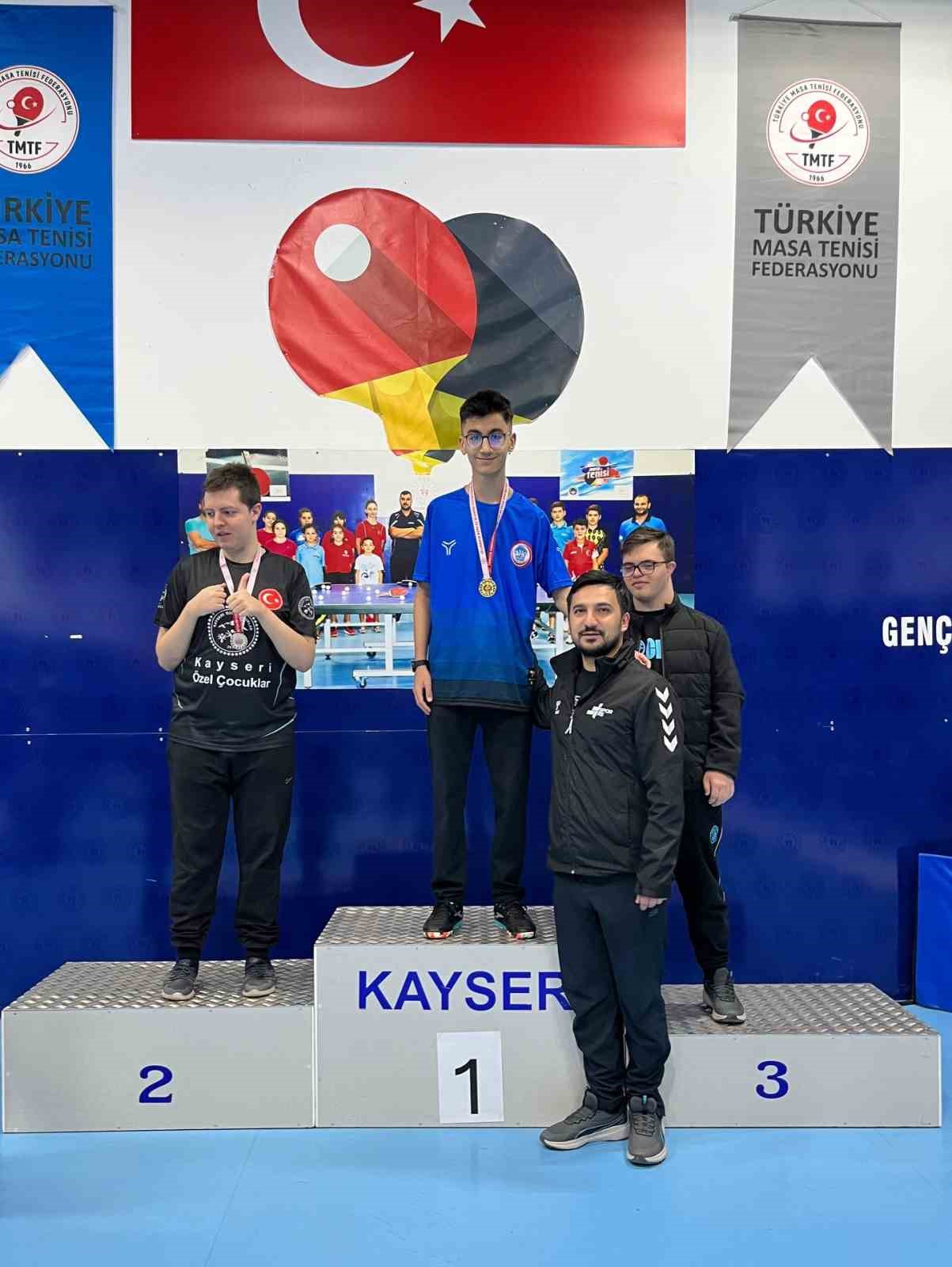 &Ouml;zel sporcudan il şampiyonluğu
