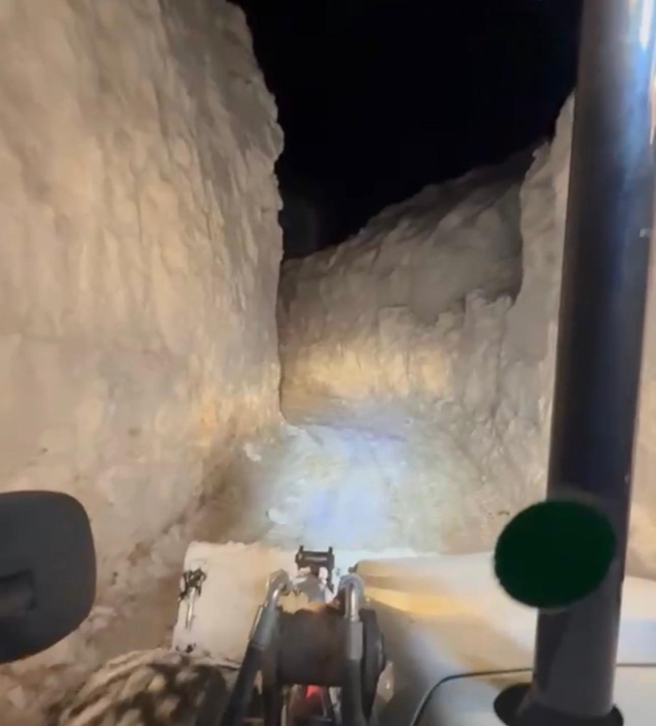 Şırnak&rsquo;ta karlar arasındaki 2.5 kilometrelik "a&ccedil;ık hava t&uuml;neli"
