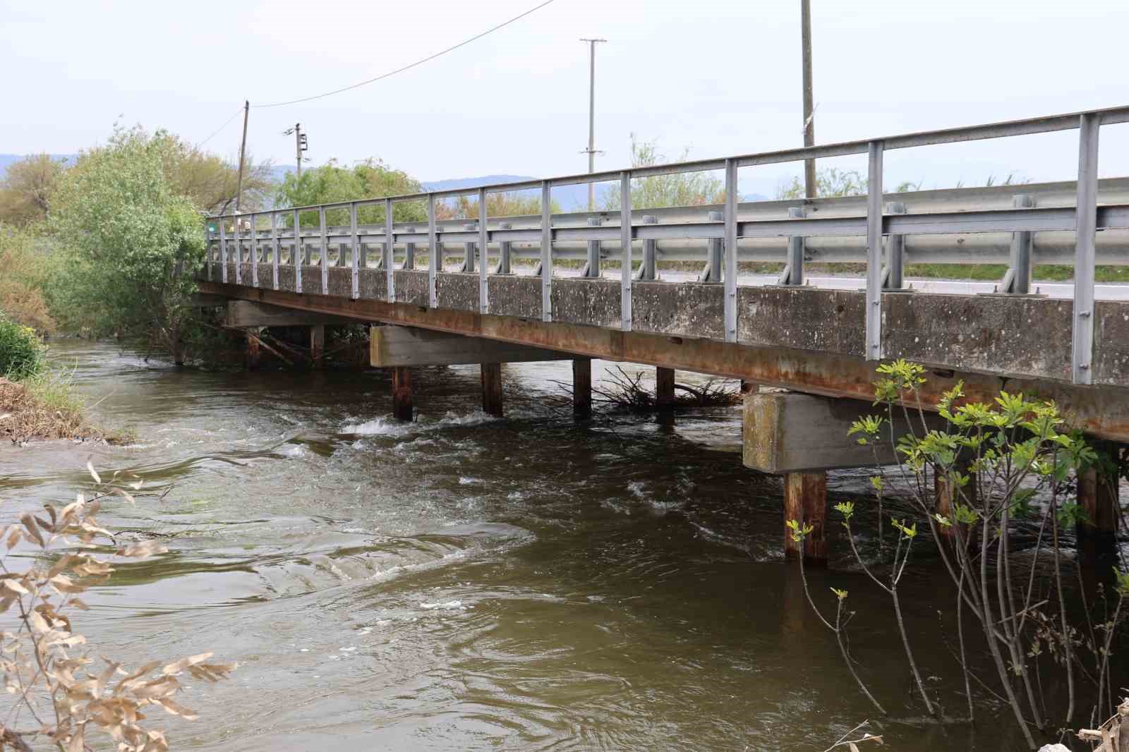 S&ouml;ke&rsquo;deki taşkının izleri havadan g&ouml;r&uuml;nt&uuml;lendi
