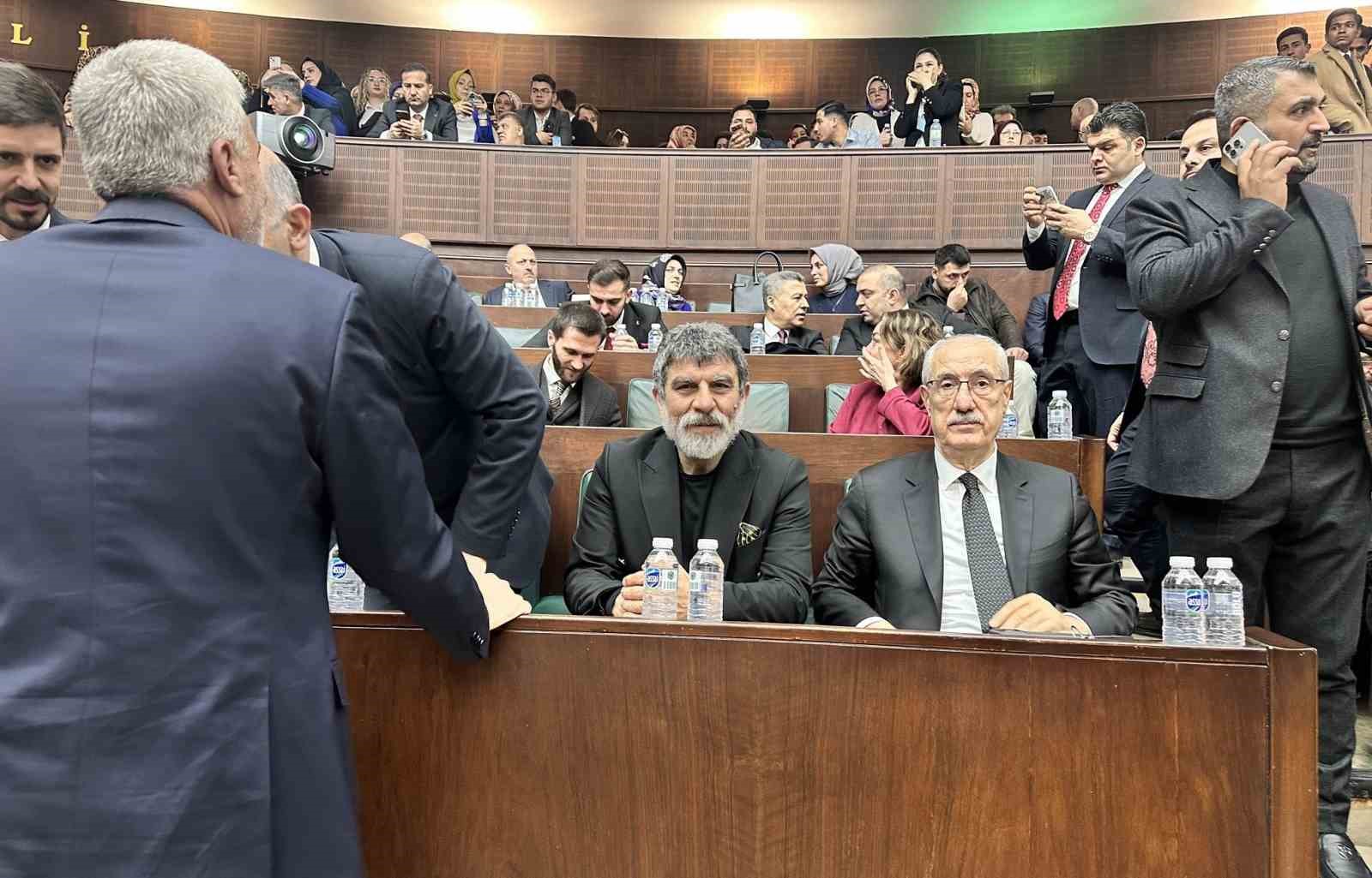 Kurtlar Vadisi&rsquo;nde &lsquo;Erdal K&ouml;m&uuml;rc&uuml;&rsquo; karakteriyle tanınan &uuml;nl&uuml; oyuncu Sefa Zengin AK Parti Grup Toplantısı&rsquo;na katıldı
