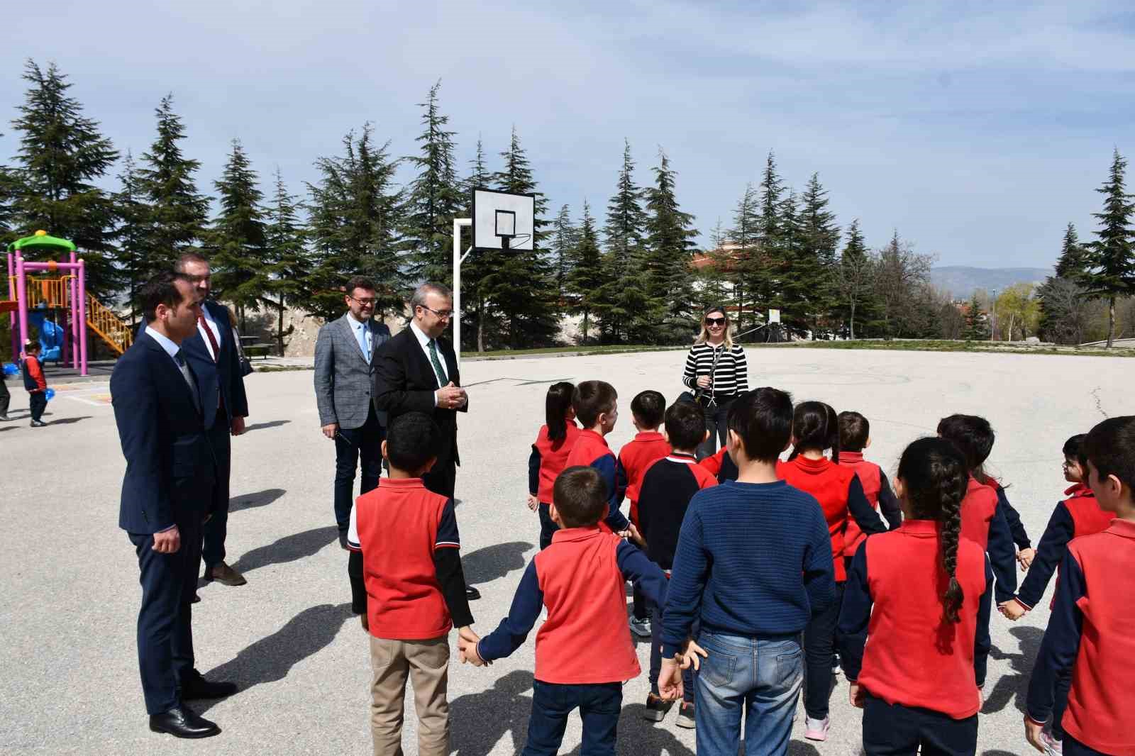 İl Milli Eğitim M&uuml;d&uuml;r&uuml; Aydın, &ouml;ğretmenlerle bir araya geldi
