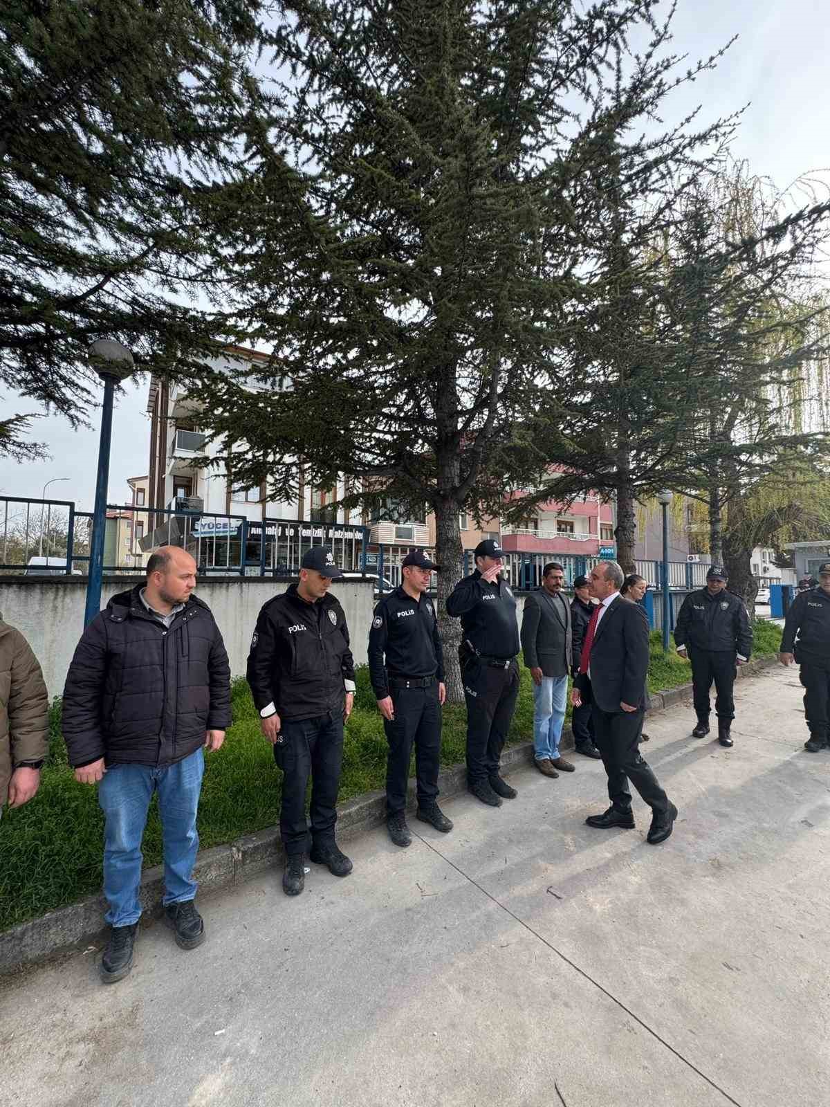 Erol, Dinar ile Sandıklı&rsquo;nın asayiş ve g&uuml;venliğiyle ilgili brifing aldı
