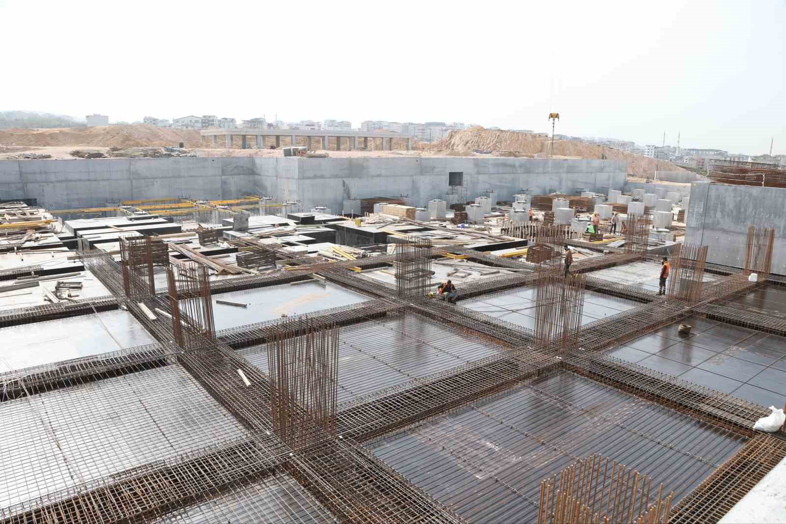 Çayırova’da 200 yataklı hastane ve meslek lisesi inşaatları hızla yükseliyor