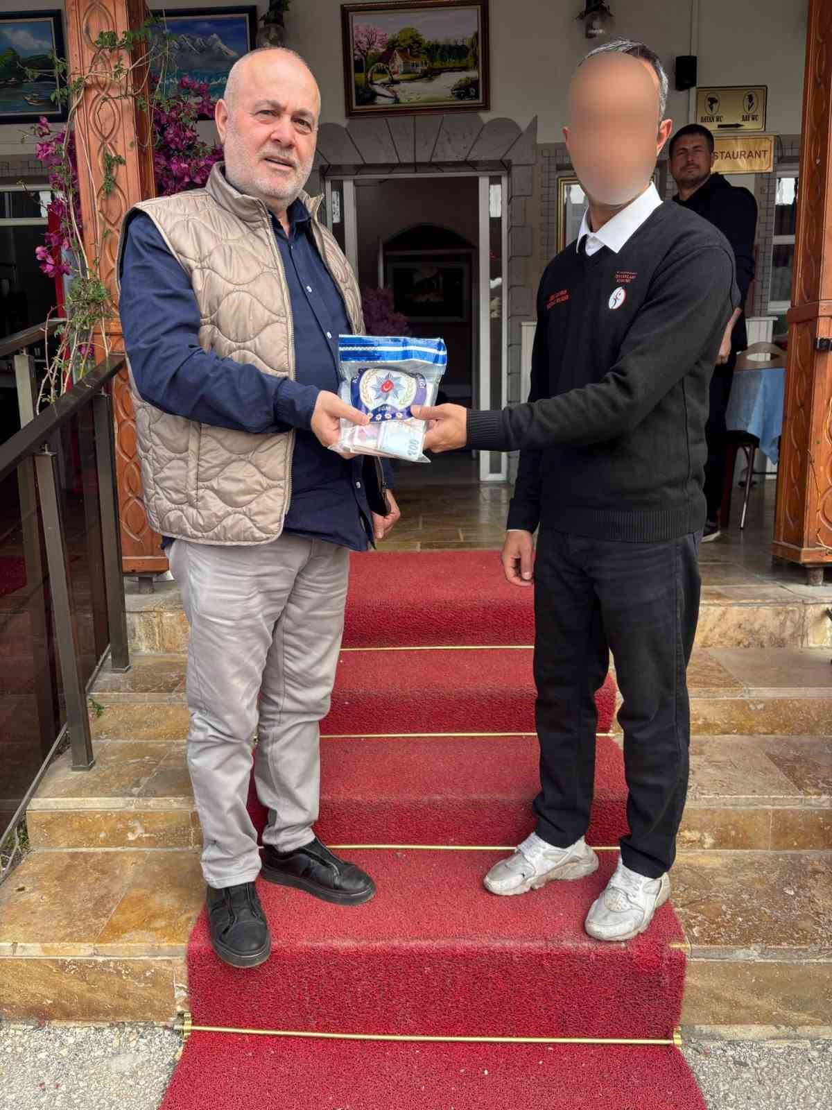 Boz&uuml;y&uuml;k A&ccedil;ık Ceza Evi&rsquo;ndeki h&uuml;k&uuml;ml&uuml;den &ouml;rnek davranış
