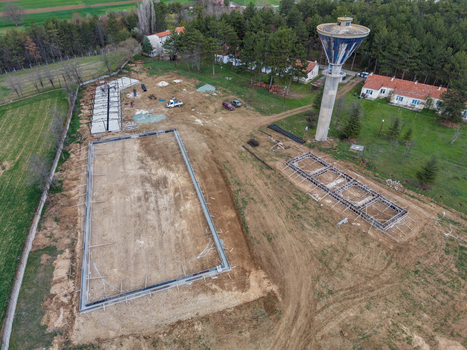 Taşk&ouml;pr&uuml; Belediyesi&rsquo;nin inşa ettiği atlı turizm merkezi y&uuml;kseliyor
