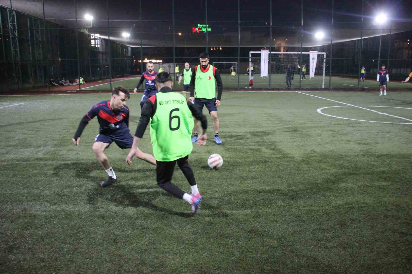 OKT Trailer&rsquo;da &ccedil;alışanlar sahaya indi
