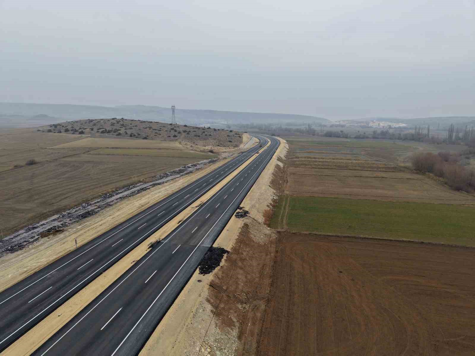 Milletvekili D&ouml;nmez, Seyitgazi yolunda incelemeler yaptı
