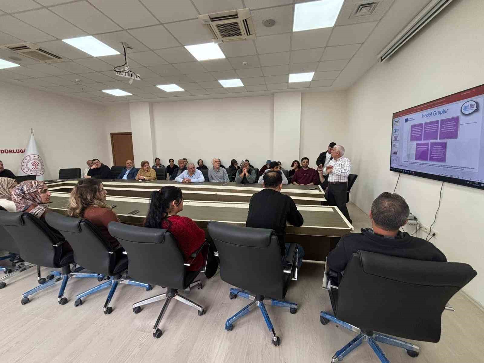 Sığınmacı kadınların başarı &ouml;yk&uuml;leri "Just Her" projesiyle g&ouml;r&uuml;n&uuml;r oluyor
