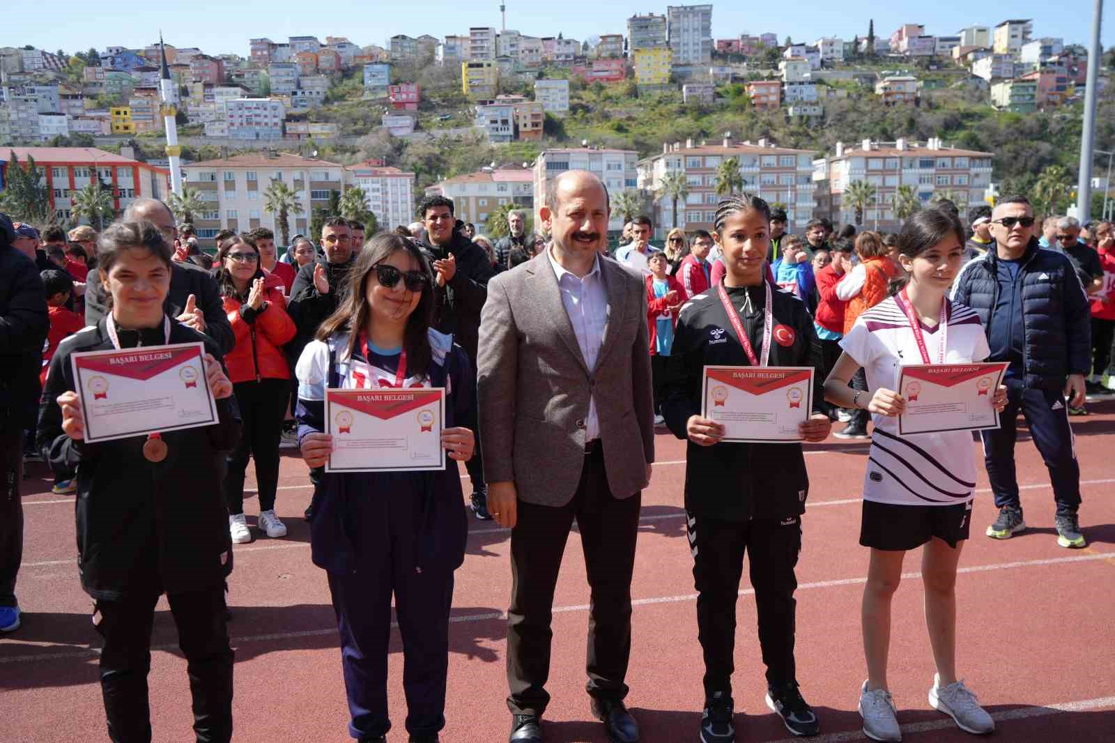 &Ouml;zel Sporcular Atletizm T&uuml;rkiye Birinciliği Yarışmaları yapıldı
