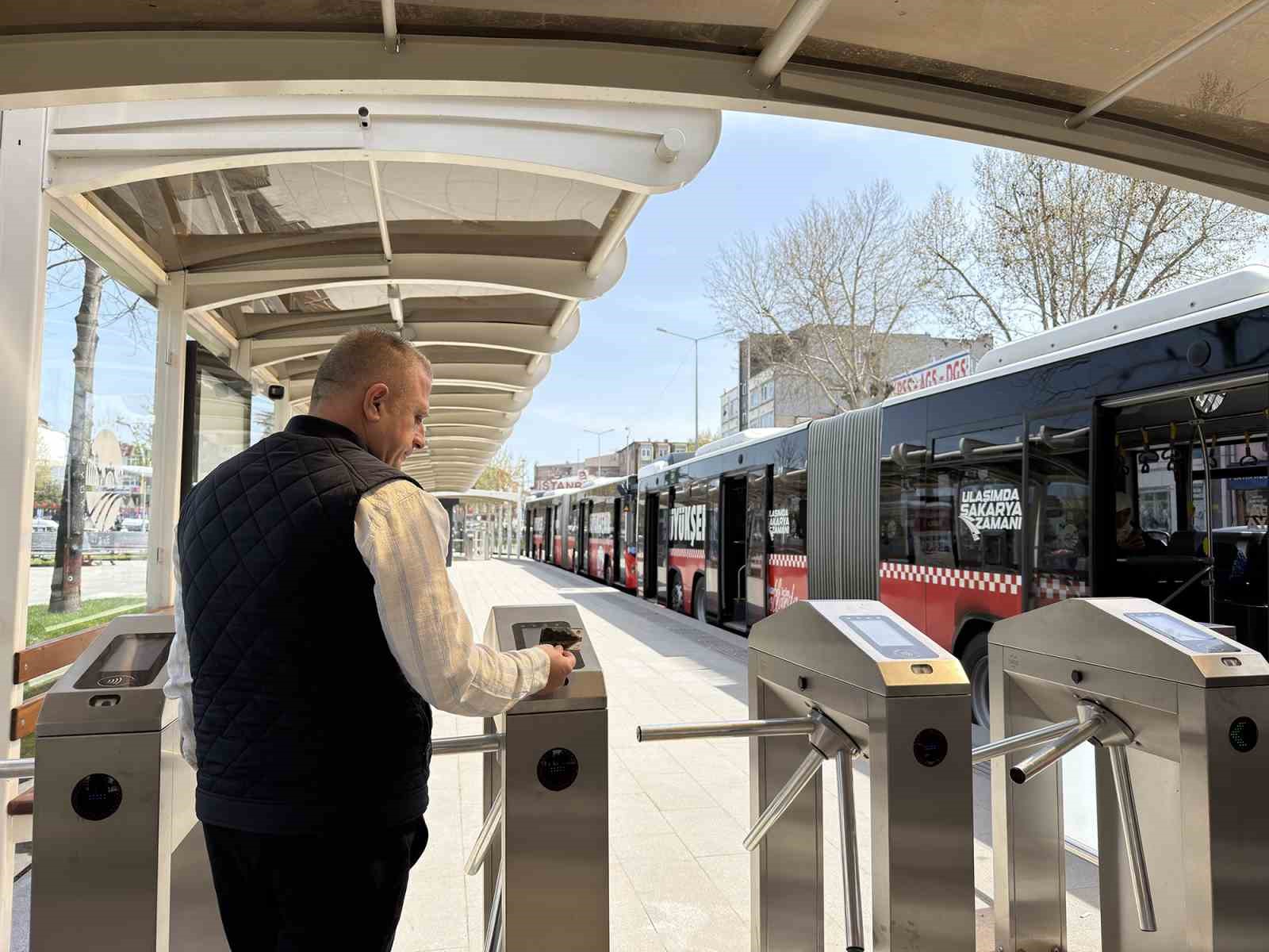 Sakarya&rsquo;da metrob&uuml;s i&ccedil;in &uuml;cretsiz test d&ouml;nemi sona eriyor
