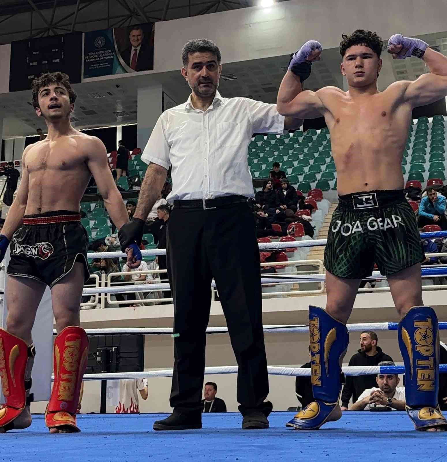 Kick Boks Türkiye Şampiyonası’nda Salihli’ye gurur veren başarı