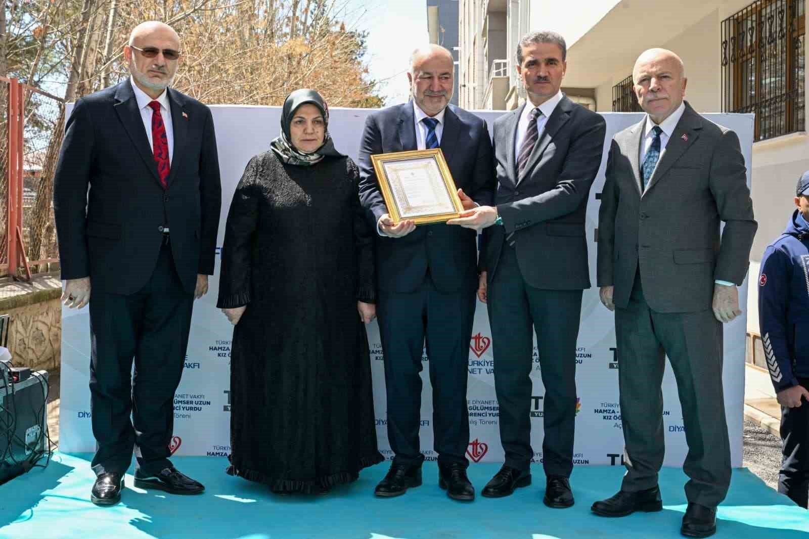 Erzurum&rsquo;da y&uuml;ksek&ouml;ğrenim kız yurdu t&ouml;renle a&ccedil;ıldı
