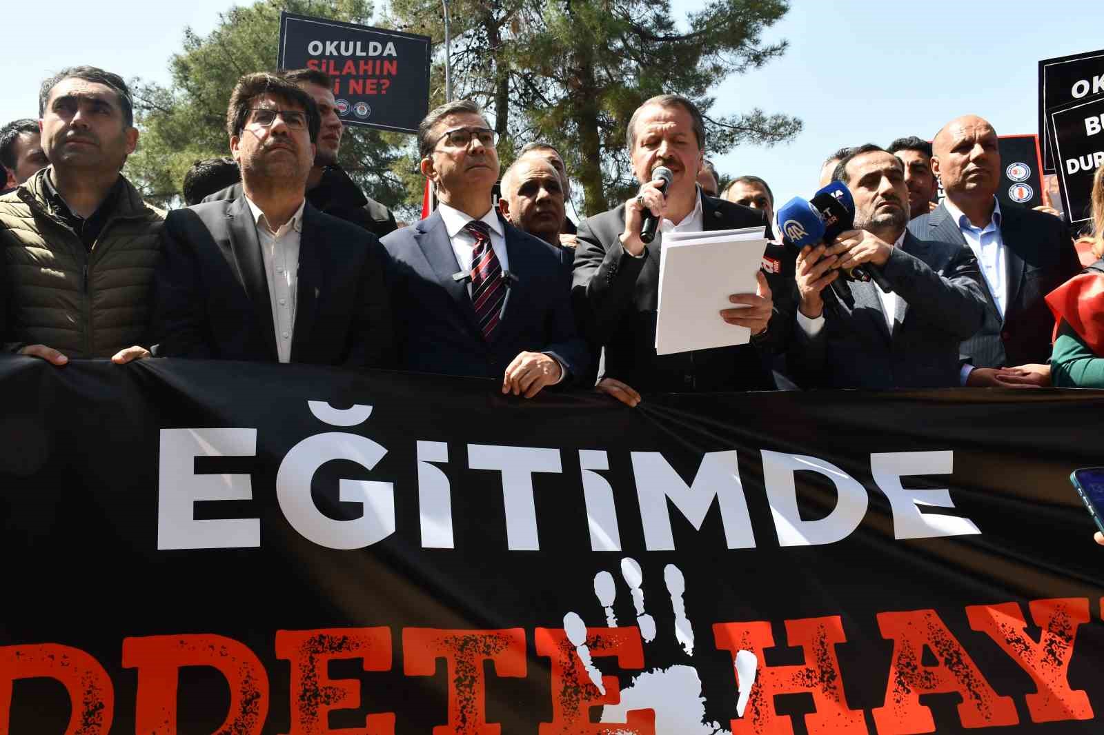 Siverek&rsquo;te okul saldırısına tepki
