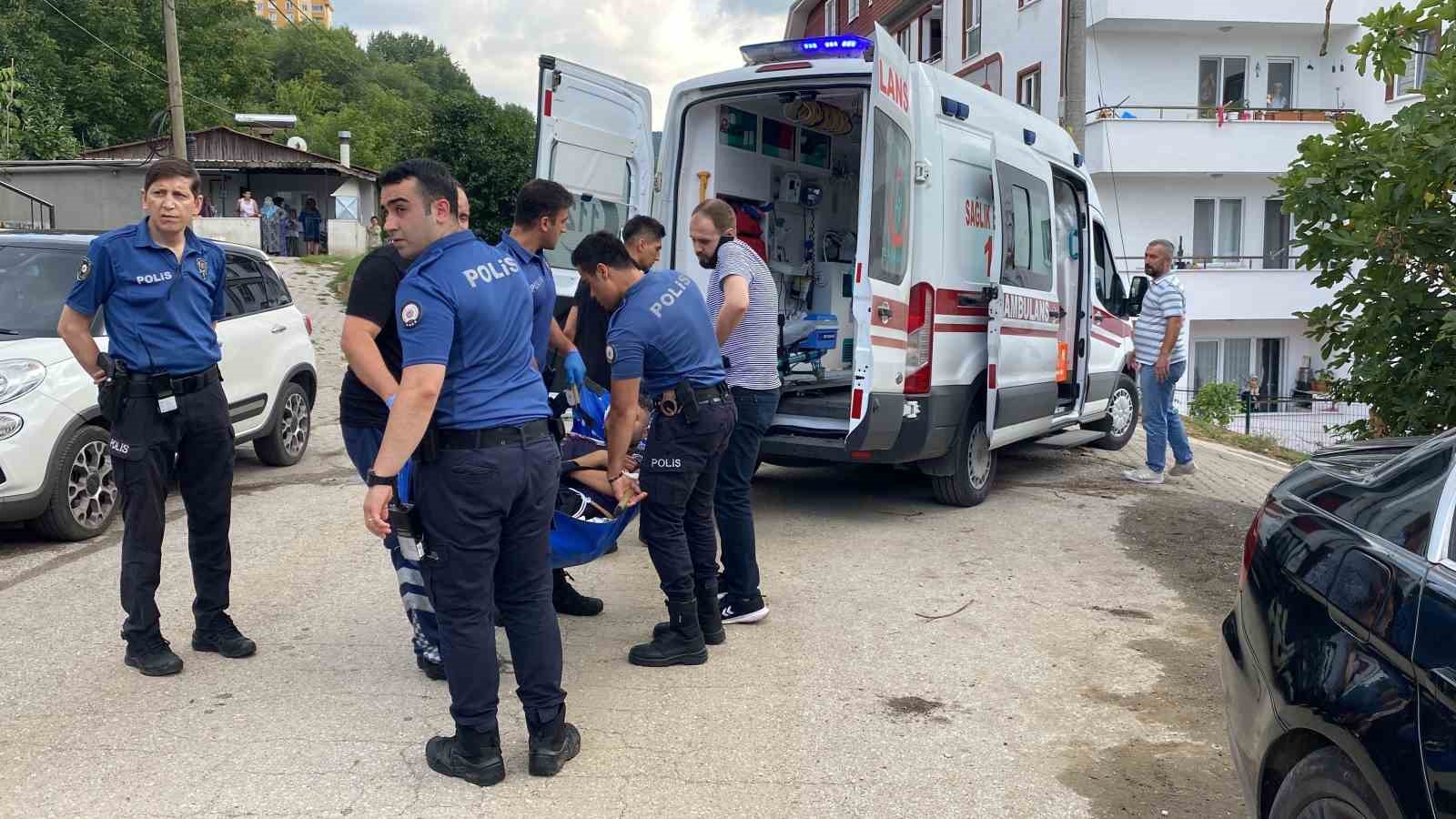 Eski eşini öldürüp oğlunu yaralayan sanıktan ceza almamak için şok savunma