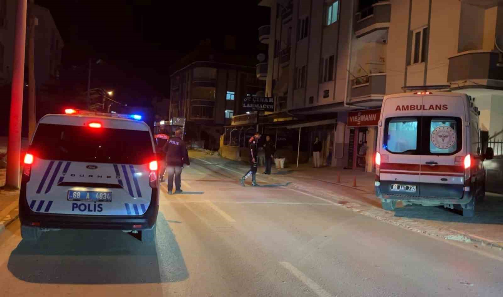 Husumetli komşular arasında mahkeme kararı sonrası kavga: 2 yaralı
