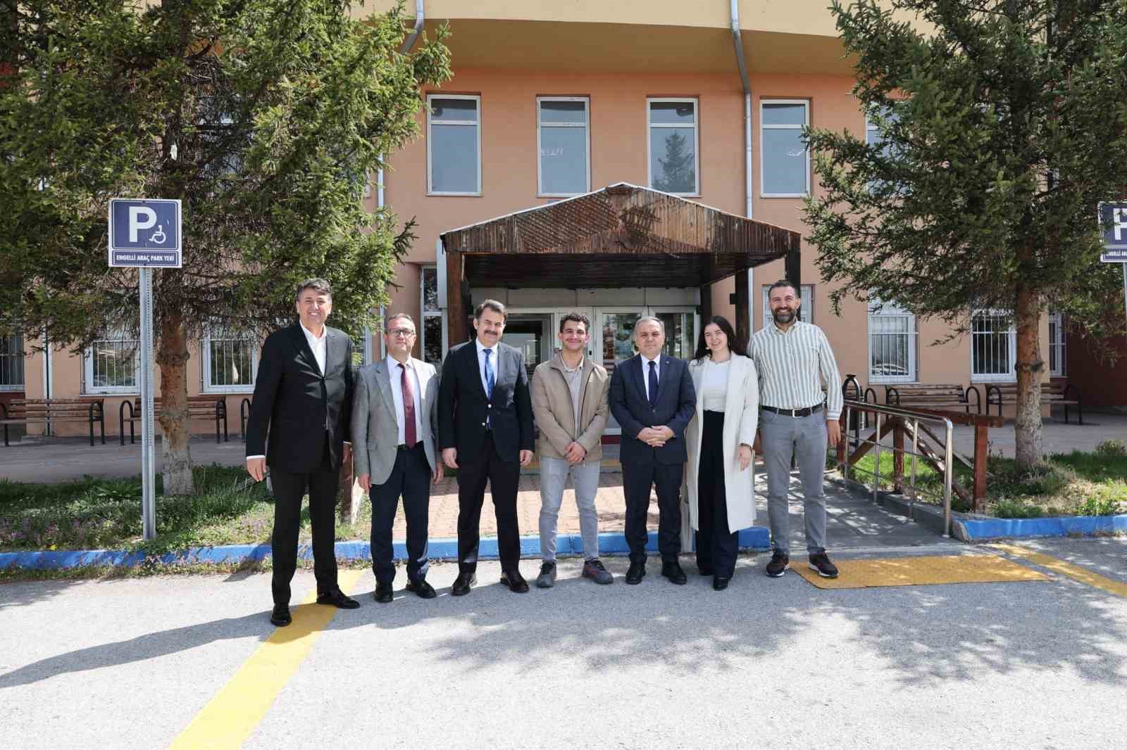 Rektör Prof. Dr. Fatih Altun’dan Rekreasyon Kulübü’ne ziyaret