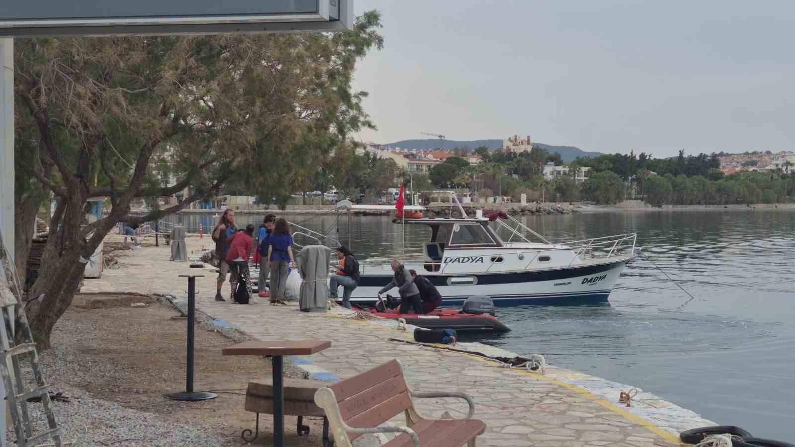 Cook Adaları bayraklı yelkenli Datça’ya demirledi