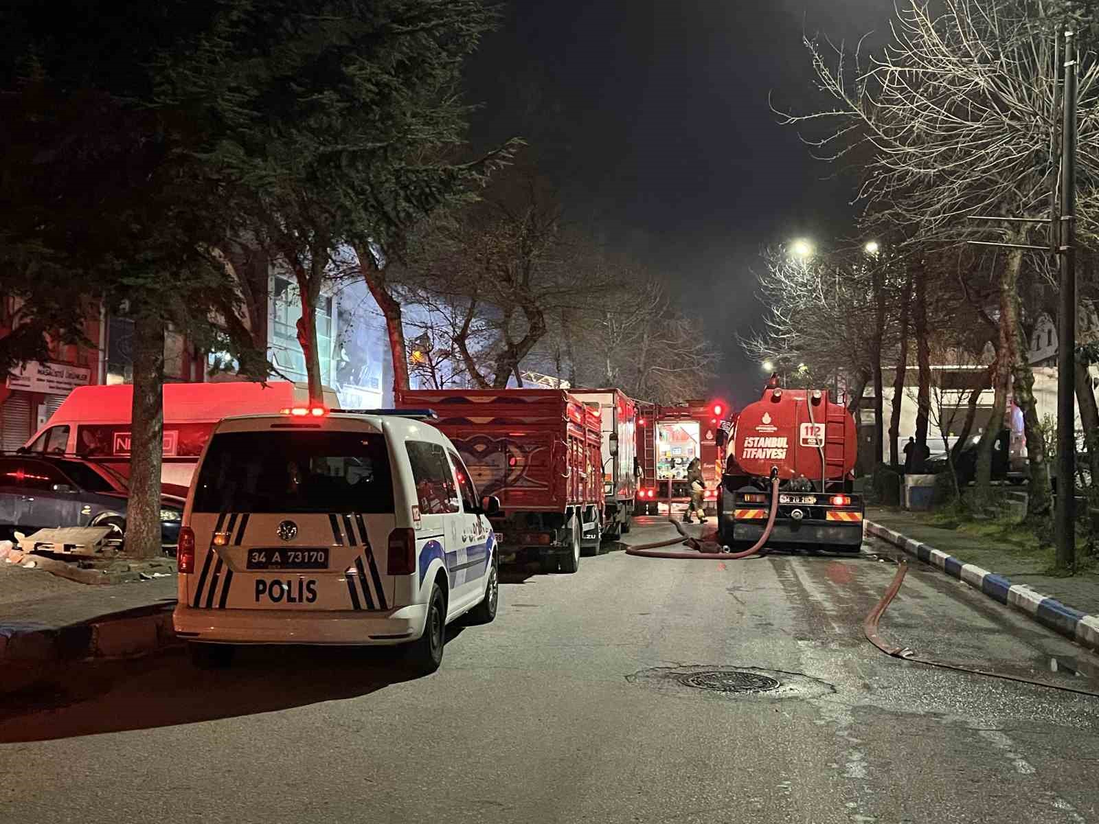 Bağcılar İSTO&Ccedil;&rsquo;da iki katlı iş yerinde yangın
