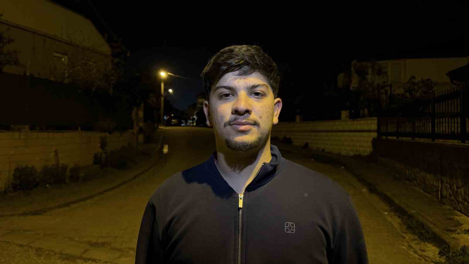 Polisle 3 sokak boyunca &ccedil;atıştı, okul &ouml;n&uuml;nde vurularak etkisiz hale getirildi... Korku dolu anlar kamerada
