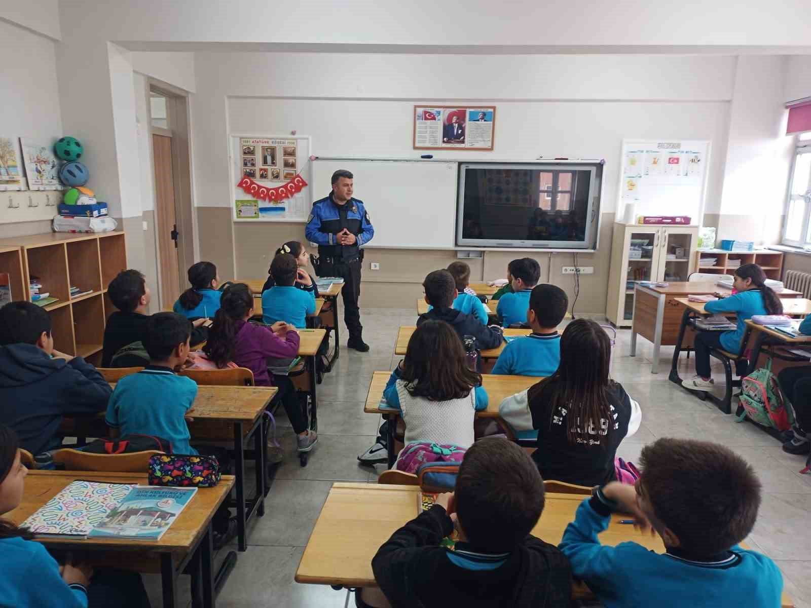 Toplum Destekli Polislikten &ouml;ğrencilere eğitim
