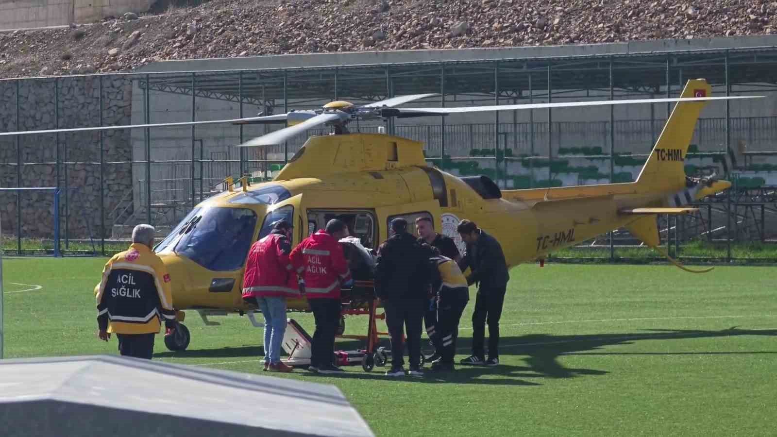 Erzurum&rsquo;da kalp krizi ş&uuml;phesi: Hasta helikopterle sevk edildi
