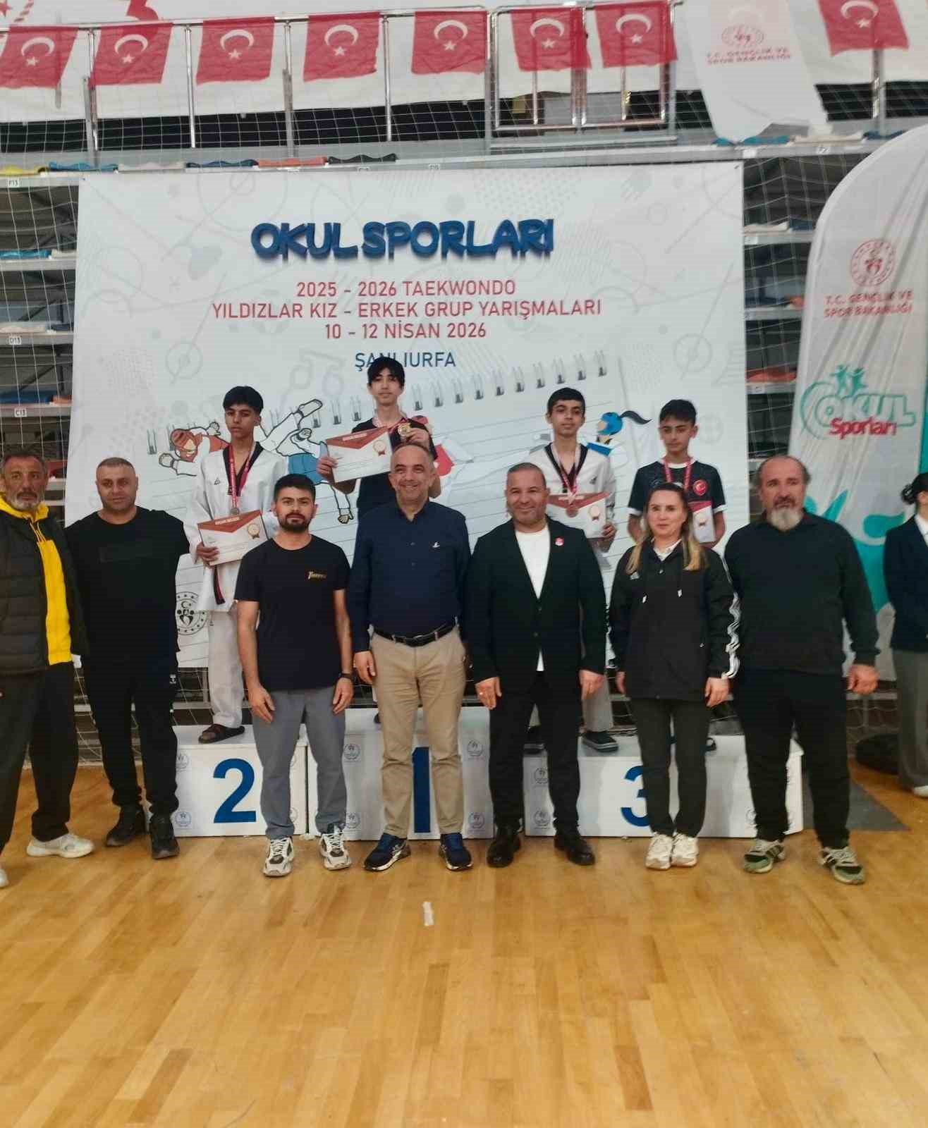 Taekwondo yarı finalinde Niğde r&uuml;zgarı
