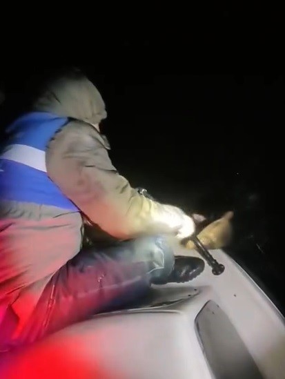 Suğla G&ouml;l&uuml;&rsquo;nde ka&ccedil;ak avcılığa ge&ccedil;it yok: 800 metrelik ağ imha edildi
