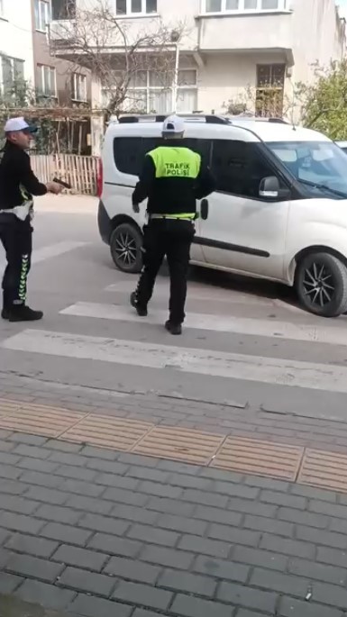 Ehliyetini kaptırdı yine de akıllanmadı
