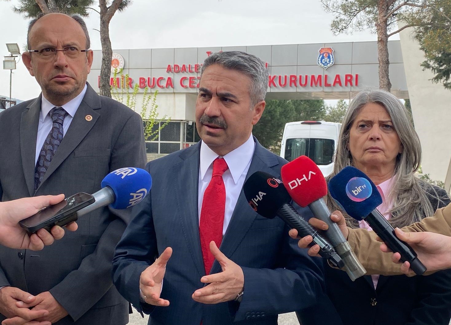 TBMM komisyonu İzmir&rsquo;de cezaevleri denetimine başladı
