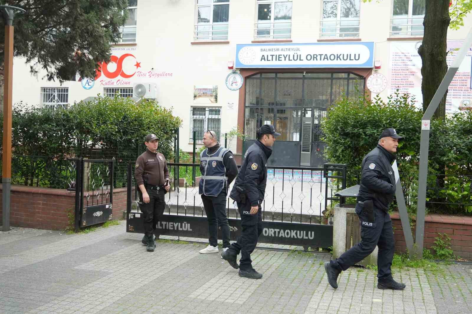 Balıkesir&rsquo;de okullarda g&uuml;venlik tedbiri arttırıldı
