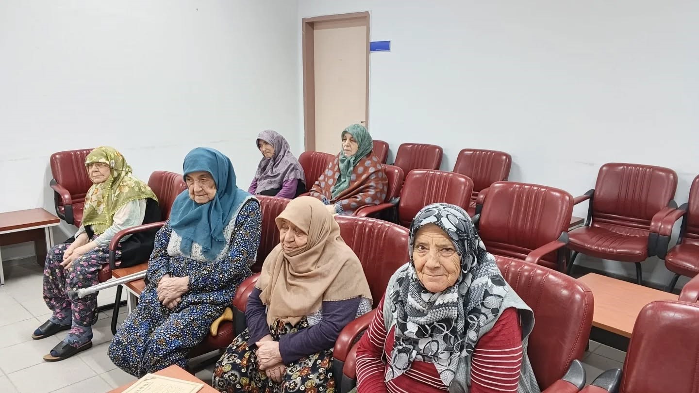 Bilecik’te huzurevi sakinlerine özel eğitim