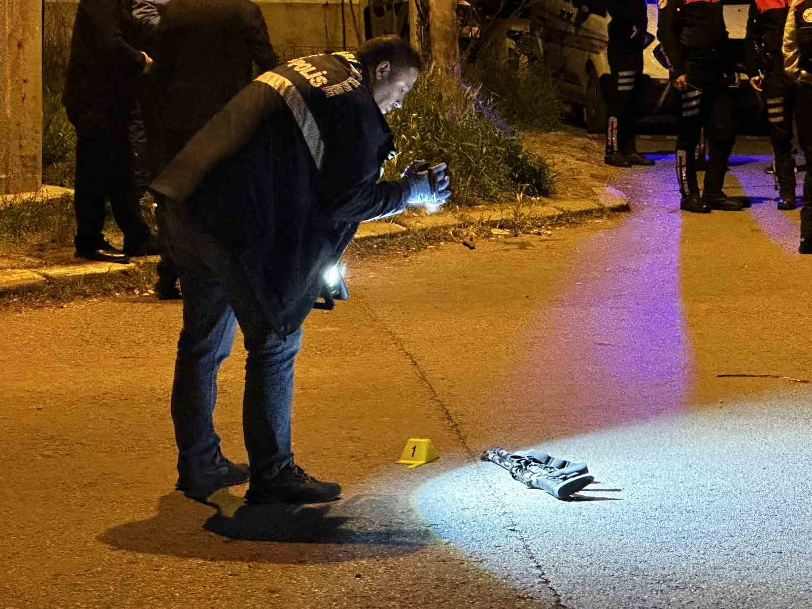 Eşinin KADES ihbarıyla eve gelen polislere ateş a&ccedil;tı
