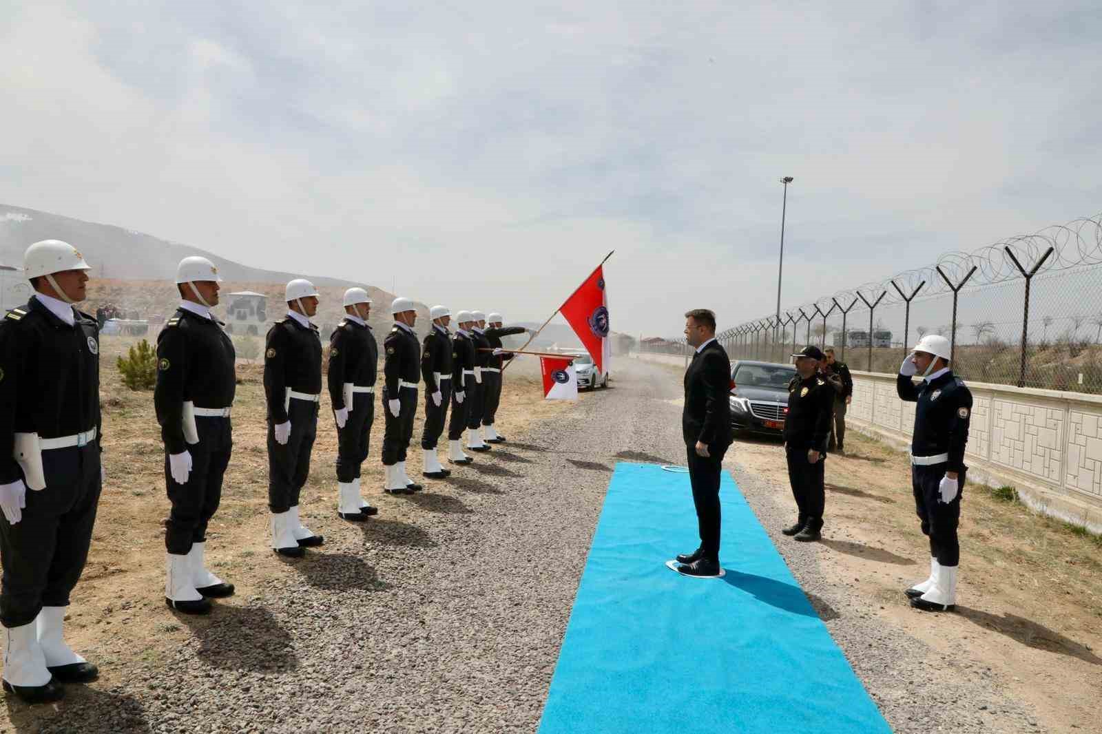 Polis Okulu Yerleşkesinde fidanlar toprakla buluşturuldu
