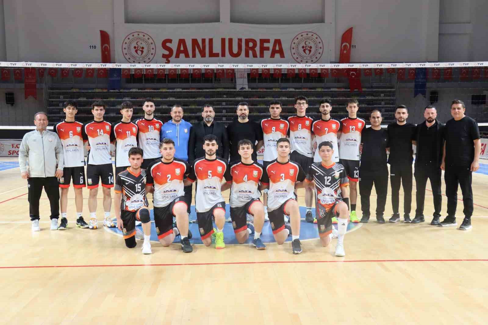 Şanlıurfa B&uuml;y&uuml;kşehir Belediyesi gen&ccedil; erkekler voleybol takımı filede iddialı
