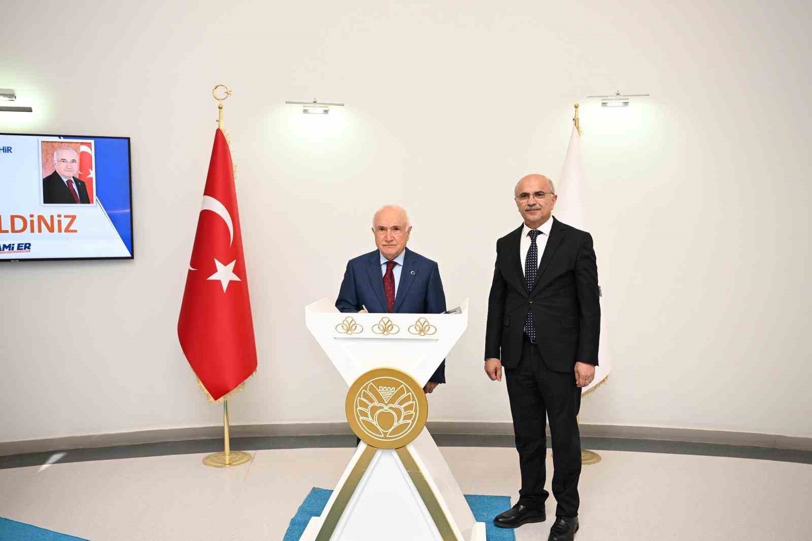 Cemil &Ccedil;i&ccedil;ek, Başkan Er&rsquo;i ziyaret etti
