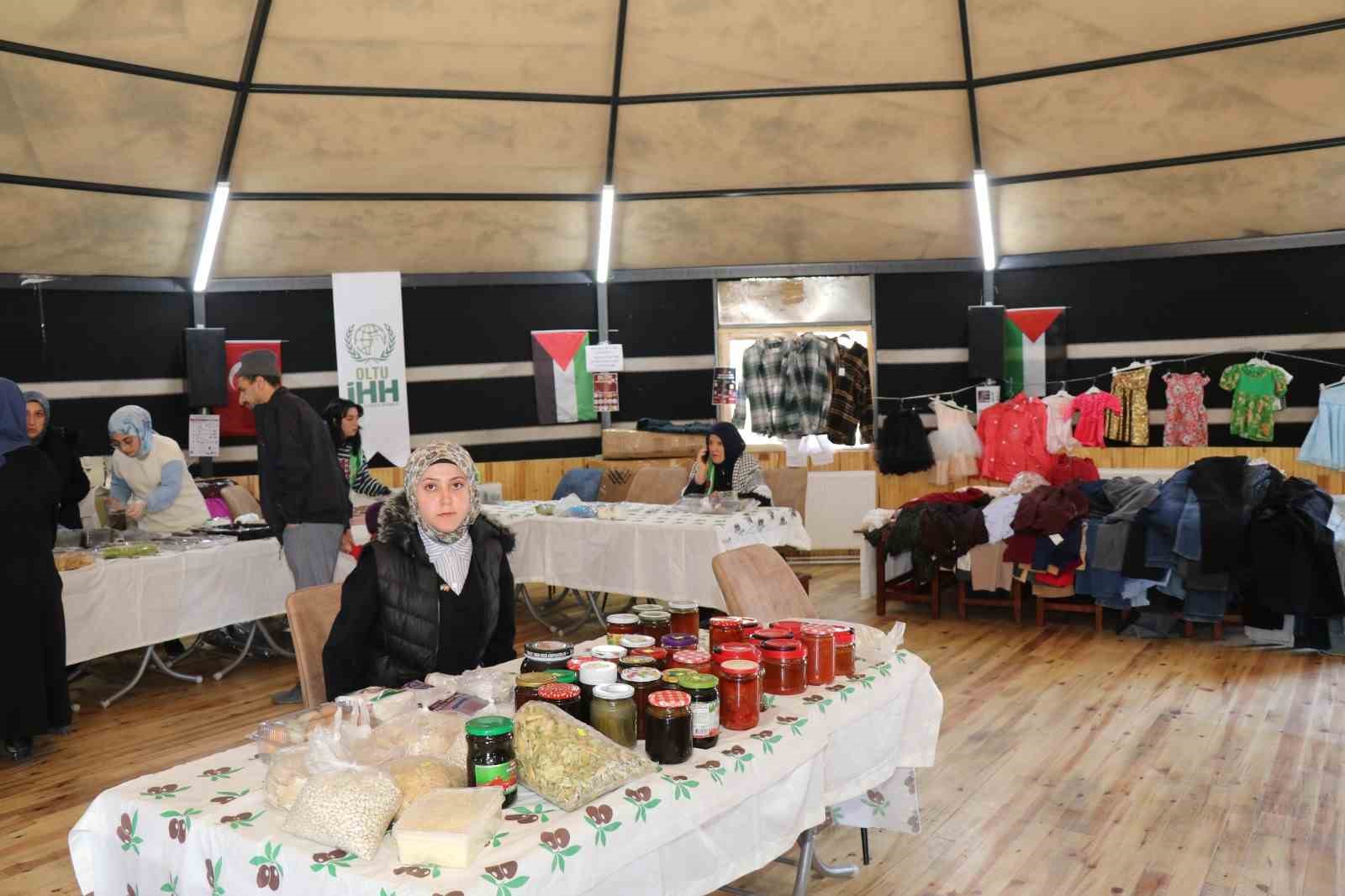 Gazze’ye umut için Oltu’da hayır çarşısı