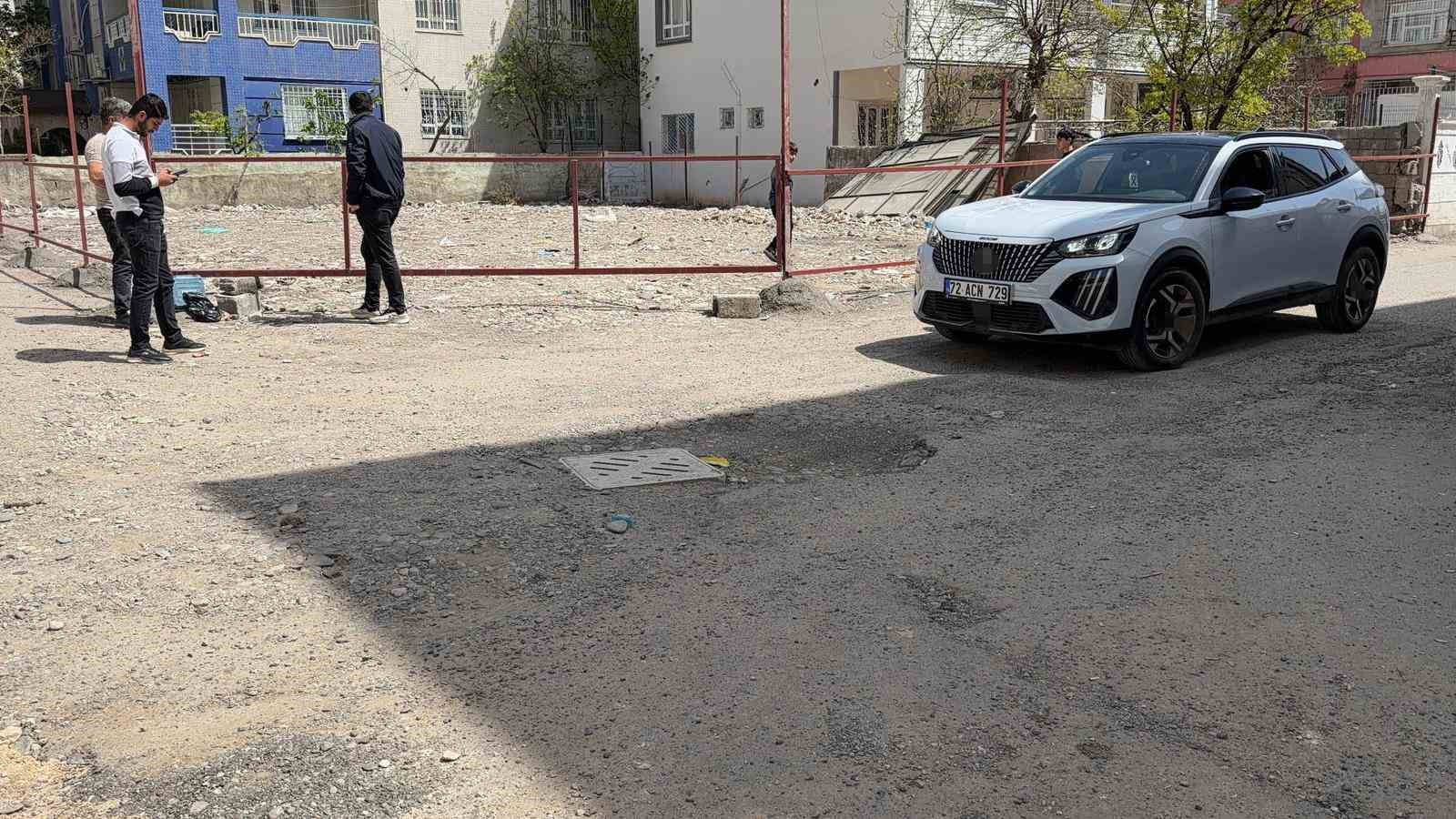 Batman&rsquo;da sokaklar &ccedil;ukurlarla doldu
