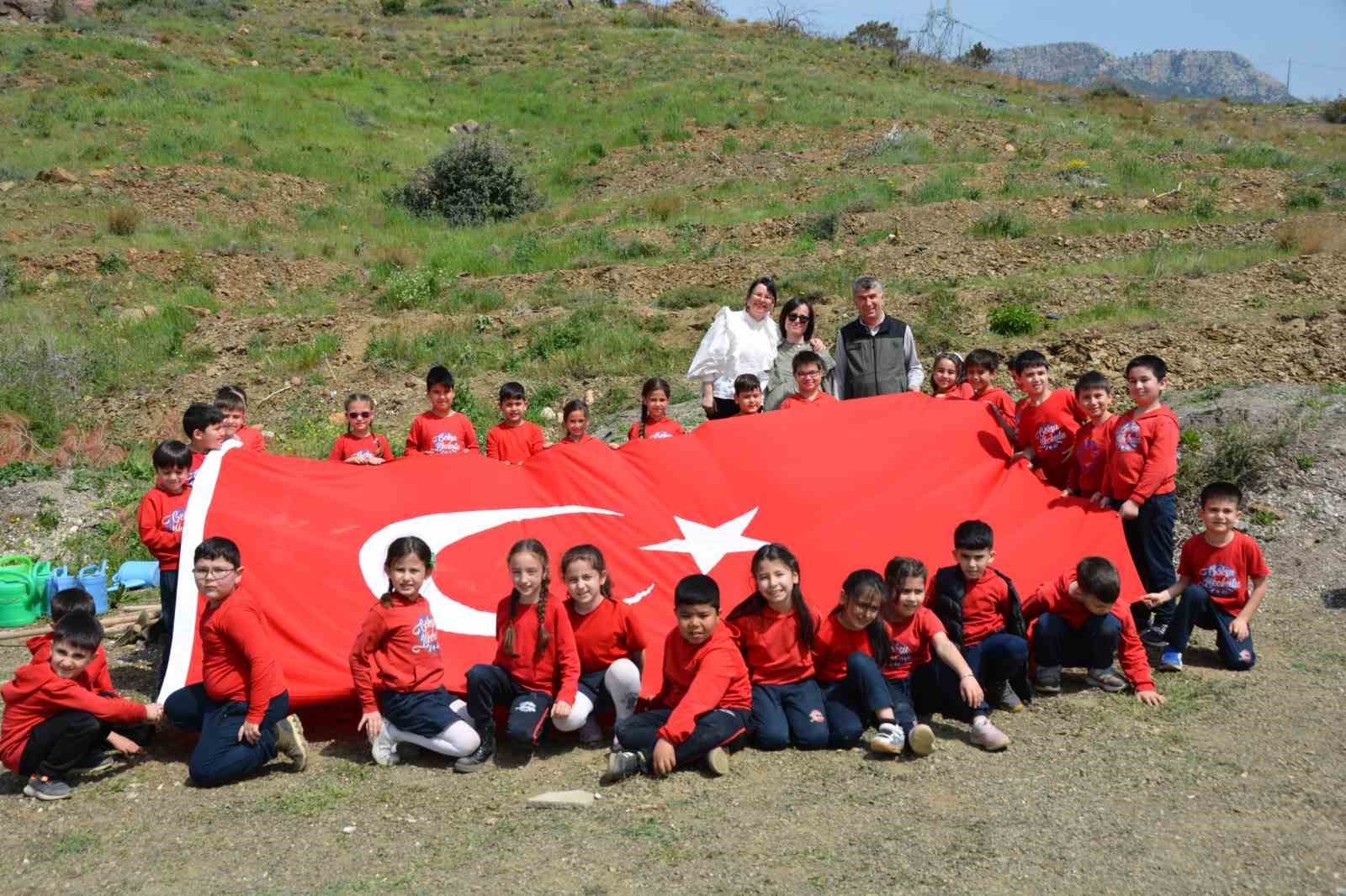 TBMM&rsquo;nin 106. yılında 106 fidan toprakla buluştu
