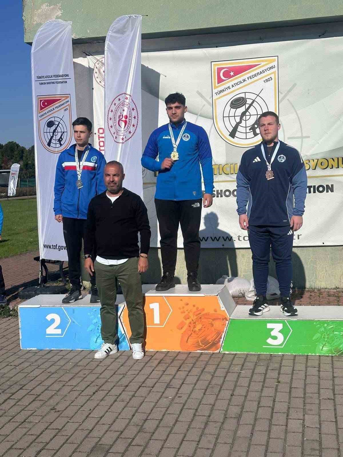 B&uuml;y&uuml;kşehir&rsquo;in sporcuları T&uuml;rkiye şampiyonu oldu
