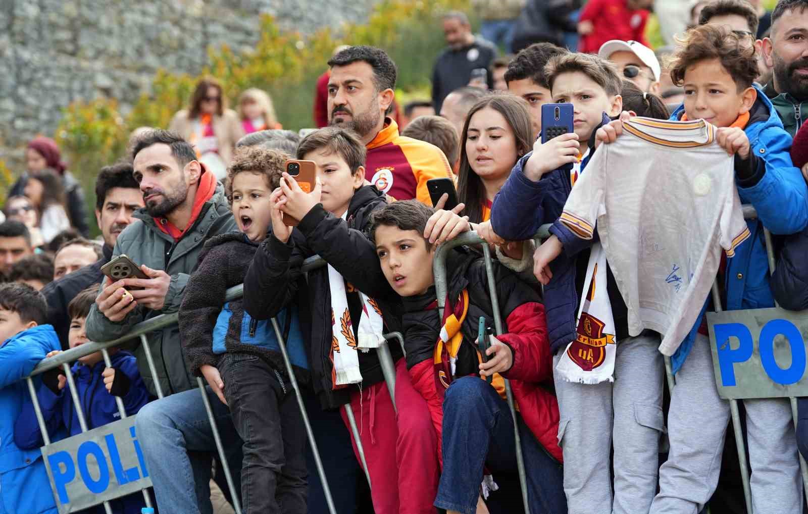 Galatasaray&rsquo;dan taraftarlara a&ccedil;ık antrenman
