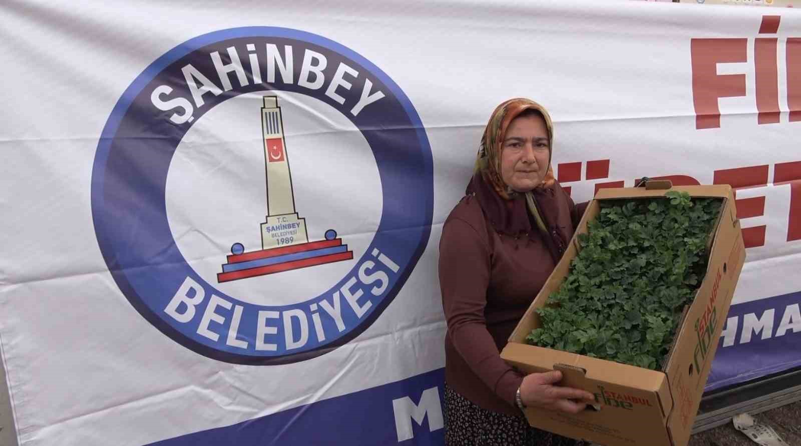 Şahinbey&rsquo;de &ccedil;ift&ccedil;ilere 5 milyon sertifikalı fide desteği verildi
