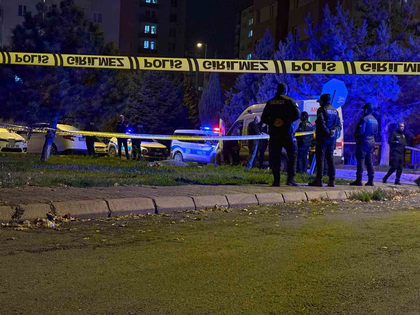 Sokak ortasında eşini &ouml;ld&uuml;ren sanık i&ccedil;in ağırlaştırılmış m&uuml;ebbet talebi
