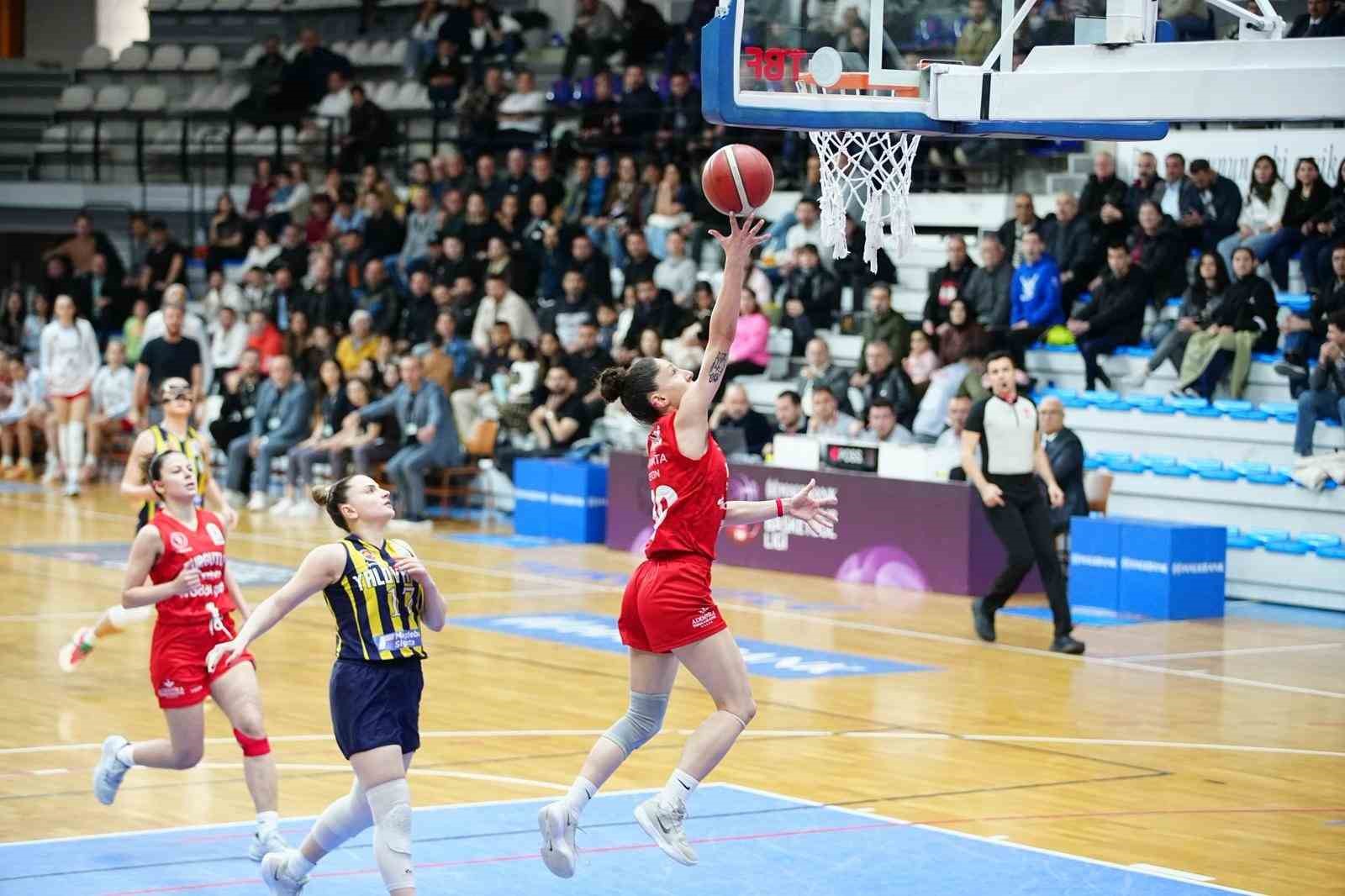 Potanın Krali&ccedil;eleri şampiyonluğa koşuyor
