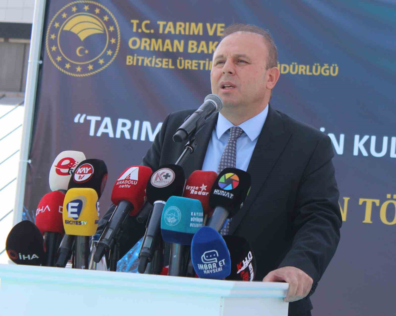 &Ccedil;ift&ccedil;iye 360 ton tohum dağıtıldı
