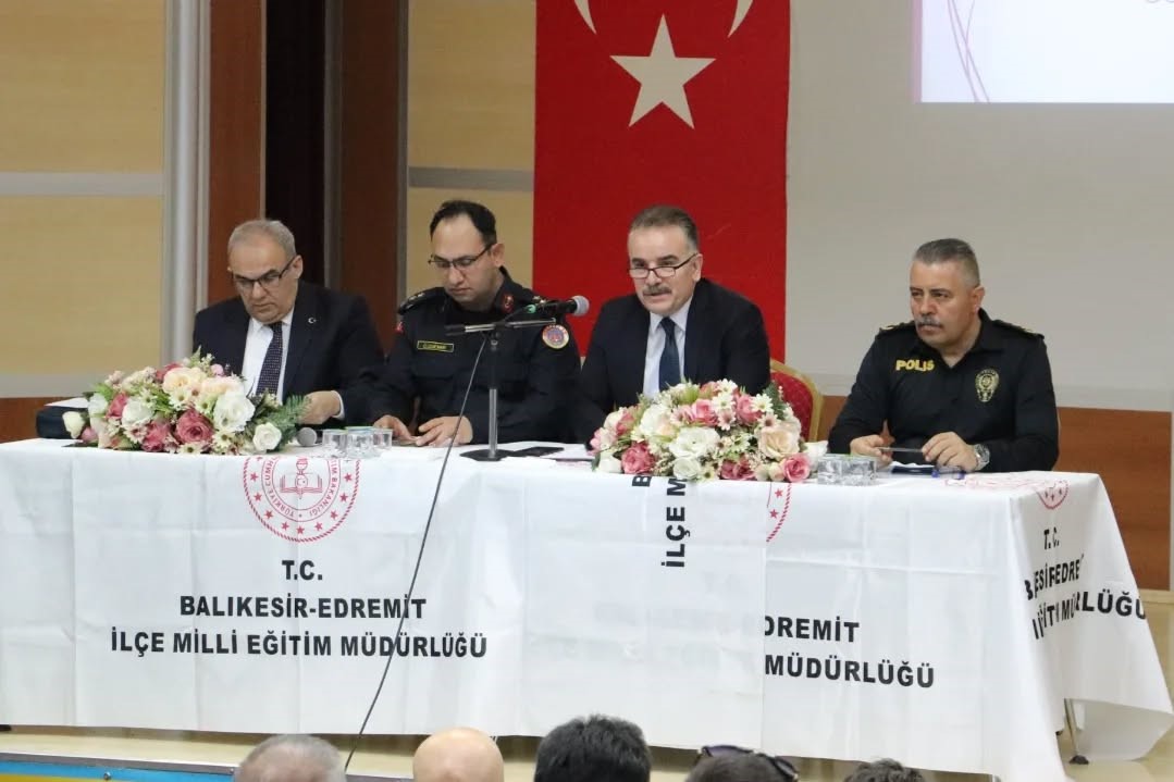 Edremit&rsquo;te eğitimde g&uuml;venlik zirvesi
