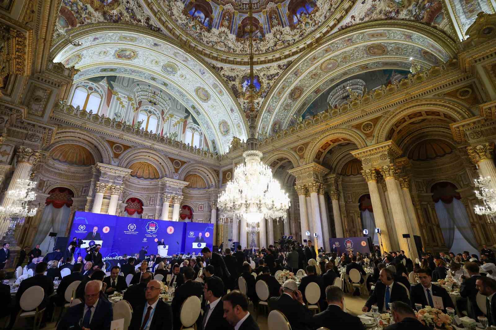 TBMM Başkanı Kurtulmuş: "&Uuml;mit ediyoruz ki bu ve benzeri toplantılarla d&uuml;nya adil, hakkaniyetli, insaflı yeni bir sisteme kavuşabilir"
