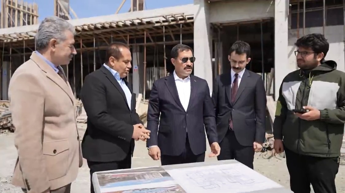 Vali Masatlı Belen&rsquo;de okul inşaatını inceledi

