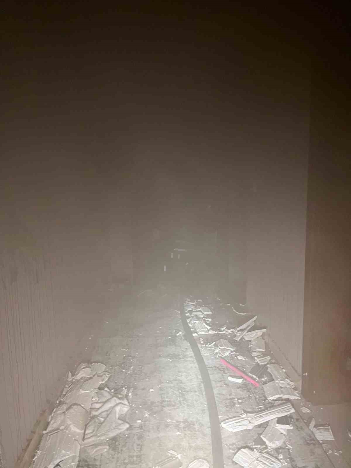 Arsuz&rsquo;da ev alevlere teslim oldu
